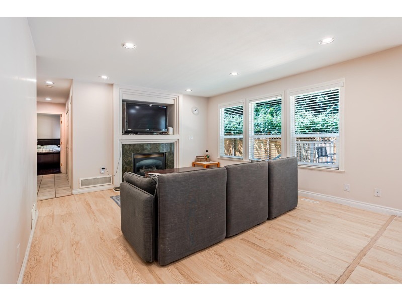 250707161250_surrey family room 3.jpg